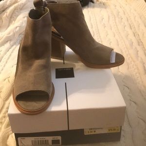 Dolce Vita peep toe shoes